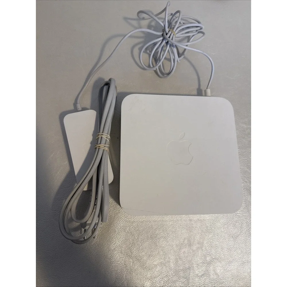 APPLE AIR PORT EXTREME A1143 - 802.11n WiFi Router Wireless Base Station Y